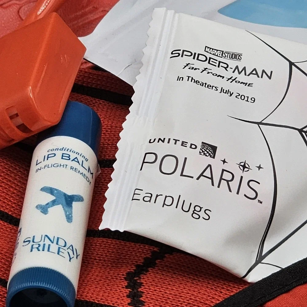 United Airlines Polaris Spiderman Amenity Travel Bag Red Marvel Comics unused - Picture 7 of 13